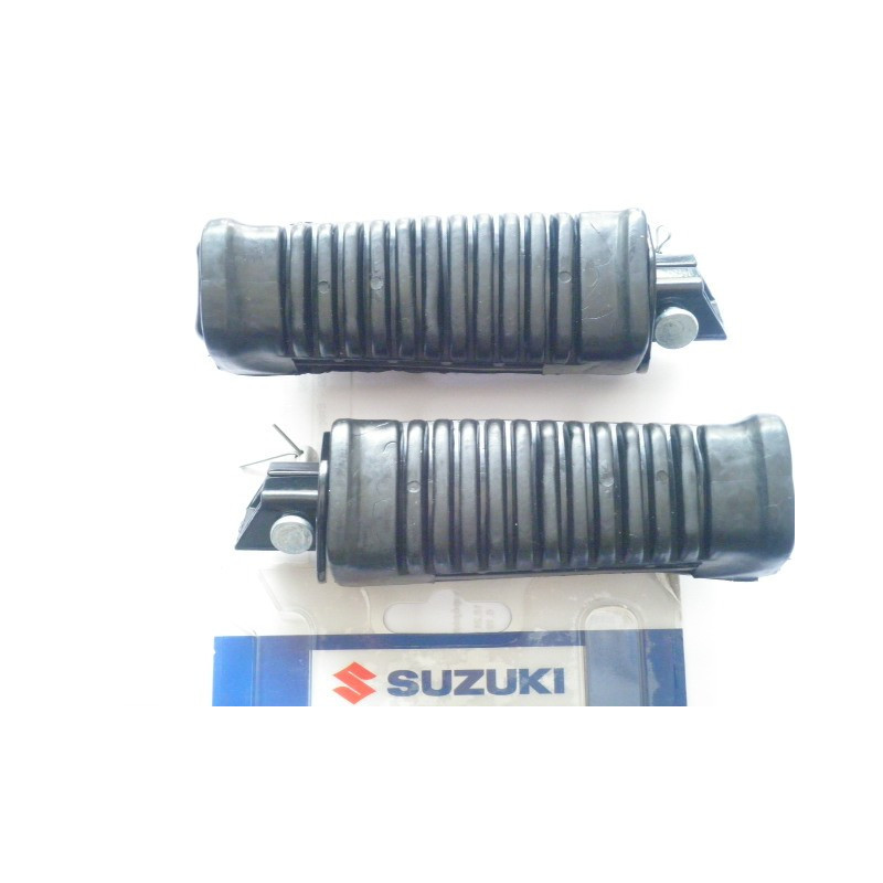 556-32-200  Footrest Pillion Set Suzuki DL-650 V-Strom '04-'11