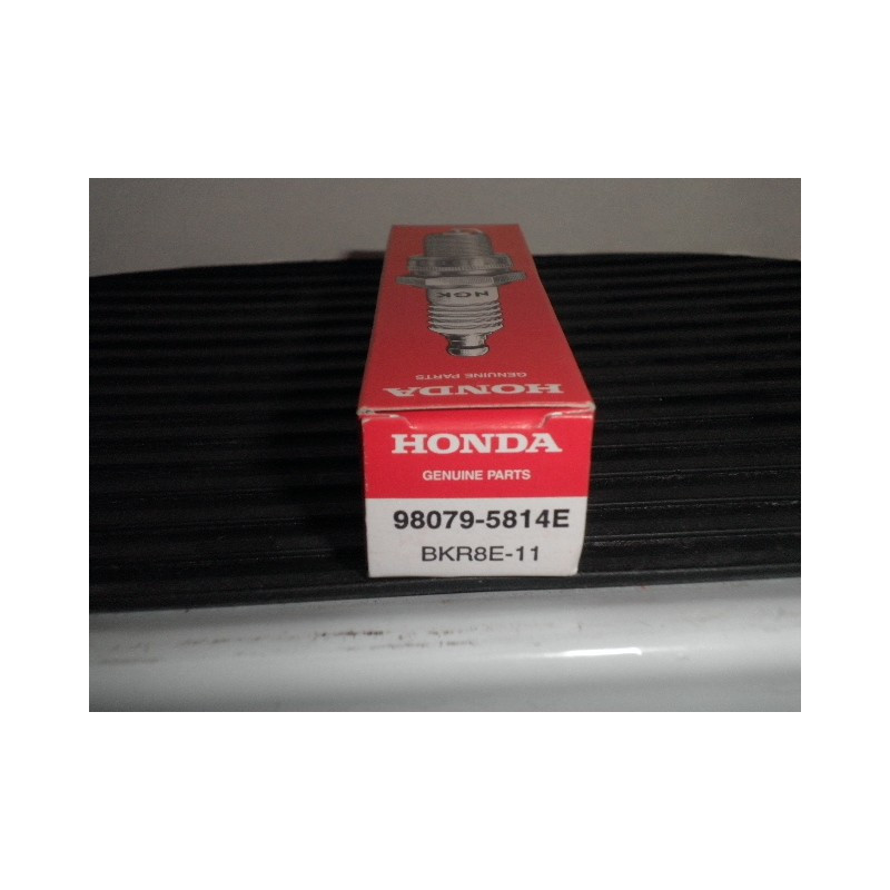 980795814E  Μπουζί BKR8E-11