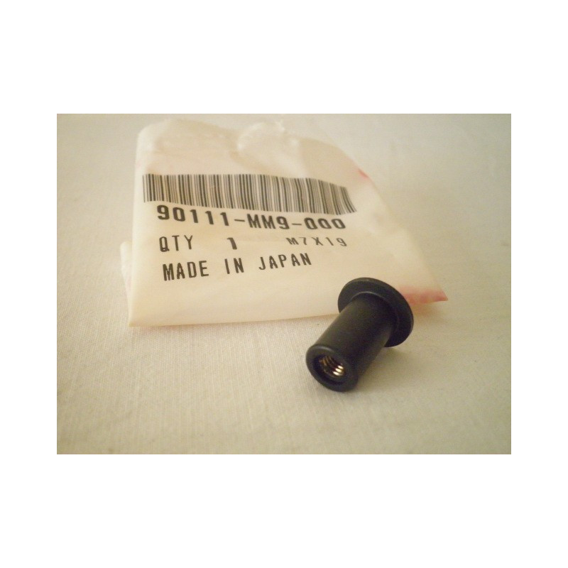 90111MM9000 Nut, Cowl Setting Honda XRV-XLV