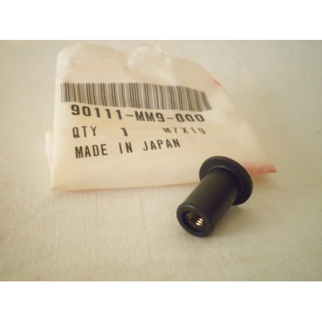 90111MM9000 Nut, Cowl Setting Honda XRV-XLV