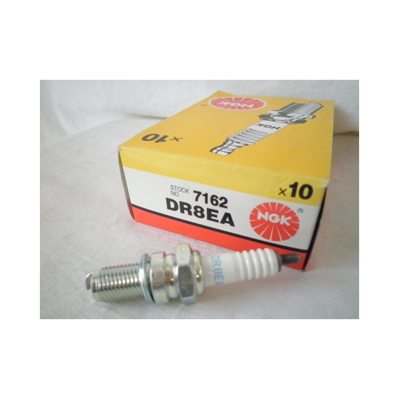 DR8EA  NGK Spark Plug DR8EA Yamaha YP-250 Majesty 