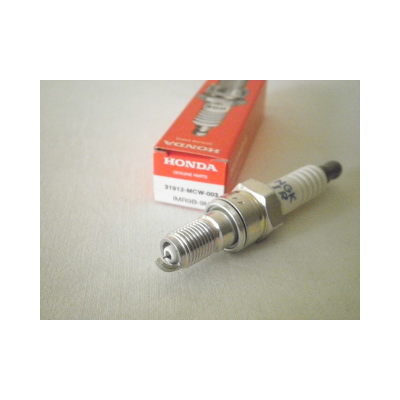 31912MCW003  Spark Plug IMR9B-9H Honda VFR-800 '02-'09