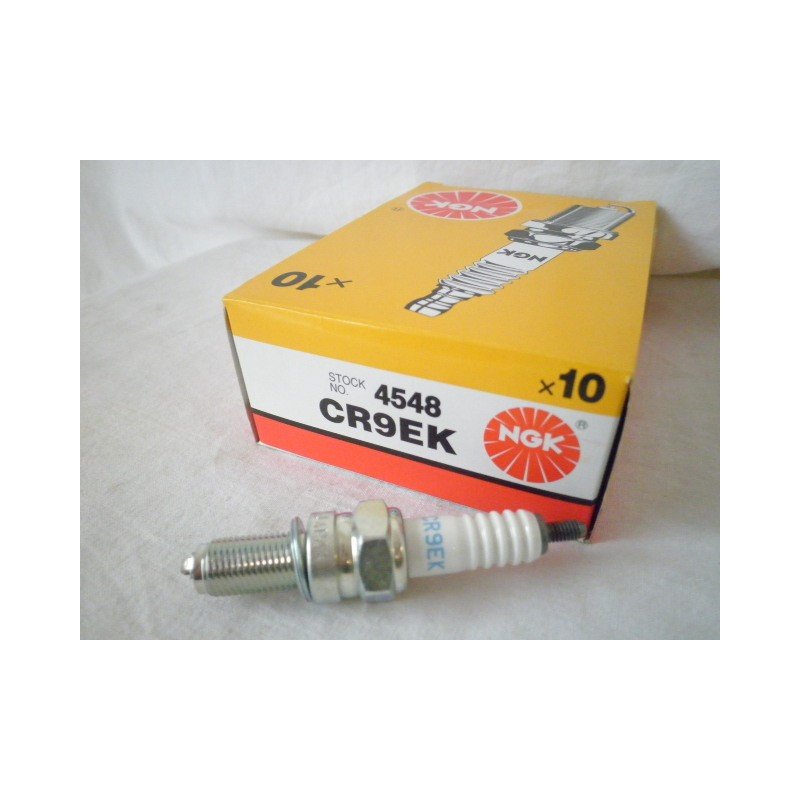 CR9EK  NGK Spark Plug CR9EK
