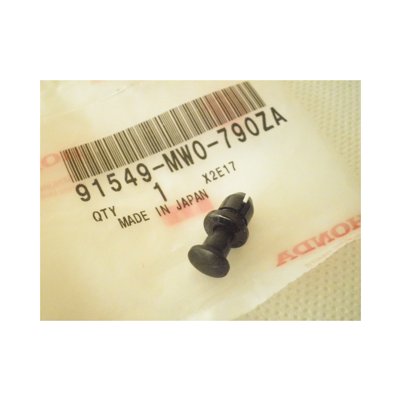 91549MW0790ZA  Body Clip Honda CBR-1100XX Blackbird