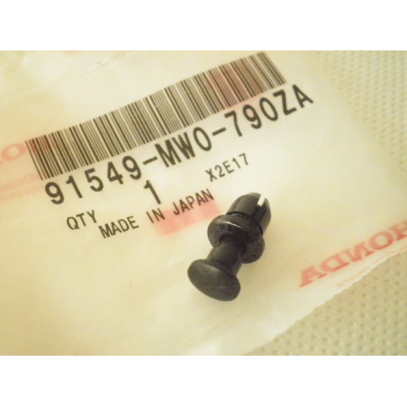 91549MW0790ZA  Body Clip Honda CBR-1100XX Blackbird